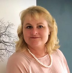 Couples Counsellor - UK - Lynne Couples Counsellor - UK - Lynne