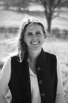 Couples Therapist, Systemic Family Constellation Therapist. - Basingstoke - Nixie Couples Therapist, Systemic Family Constellation Therapist. - Basingstoke - Nixie
